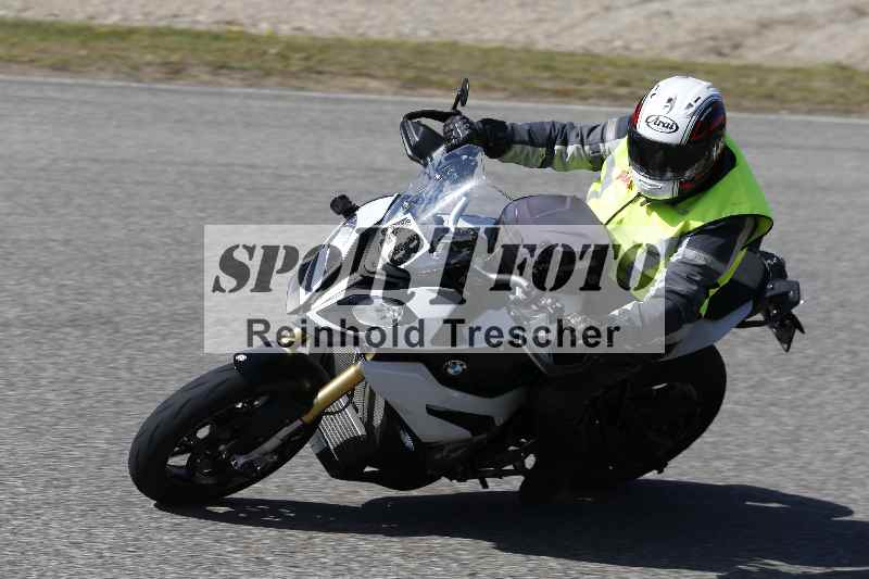 /01 02.04.2026 MAZ ADR/Gruppe gelb Gruppe gruen/48